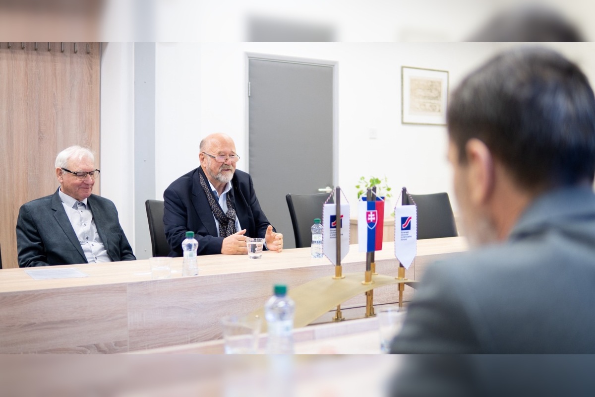 FOTO: Podnikatelia žiadajú urýchlenie výstavby R6 medzi Púchovom a Zlínom, foto 5