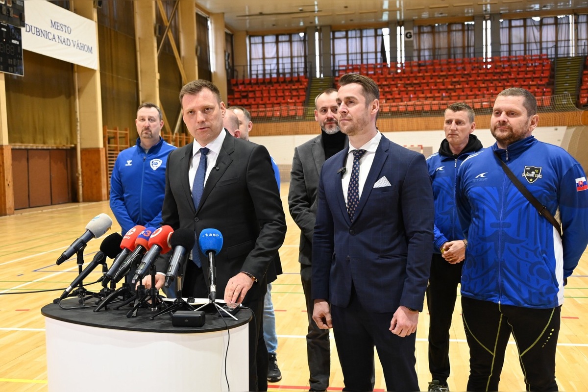 FOTO: Dubnica získa milióny eur na modernizáciu športovej haly, foto 4