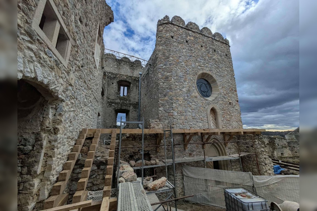 FOTO: Rekonštrukcia hradu Beckov, foto 3