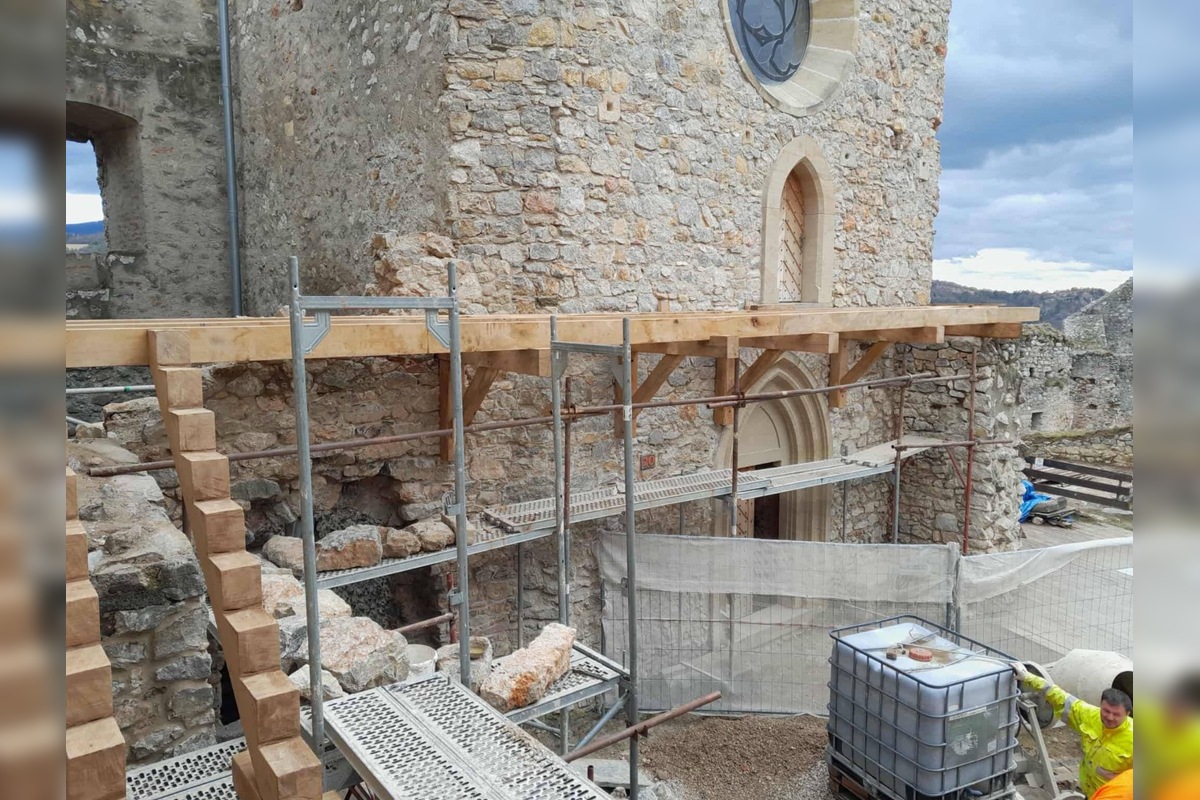 FOTO: Rekonštrukcia hradu Beckov, foto 4