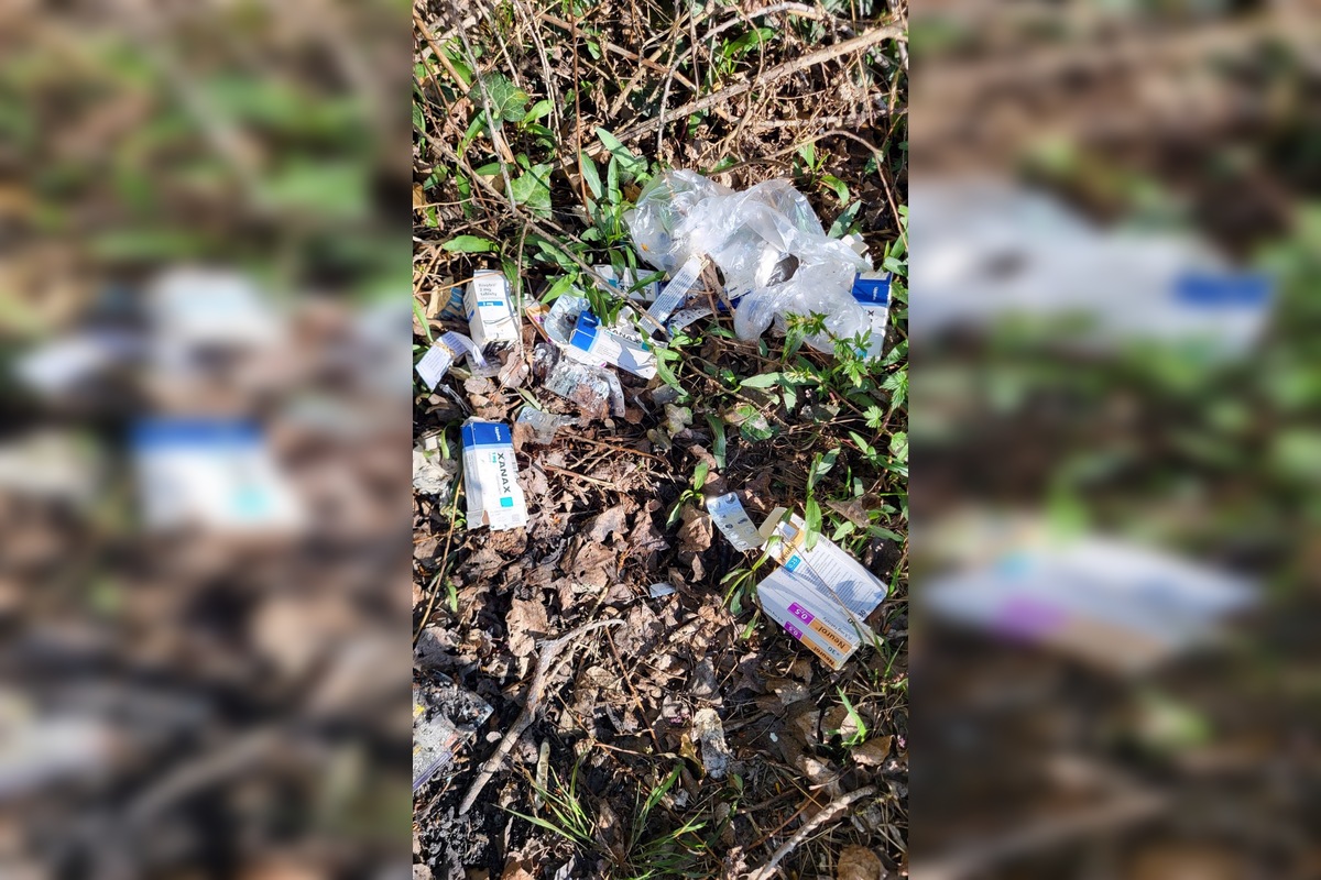 FOTO: Trenčania upozorňujú na neporiadok v miestom luhu, foto 2