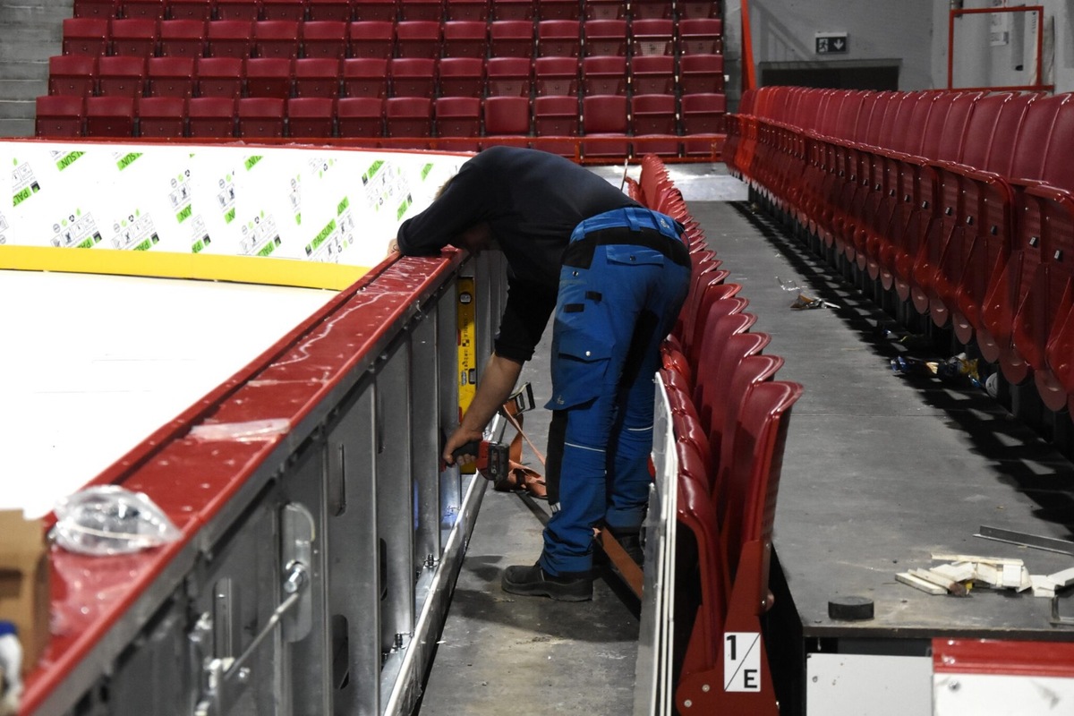 FOTO: V Trenčíne finišujú úpravy štadióna Pavla Demitru , foto 4