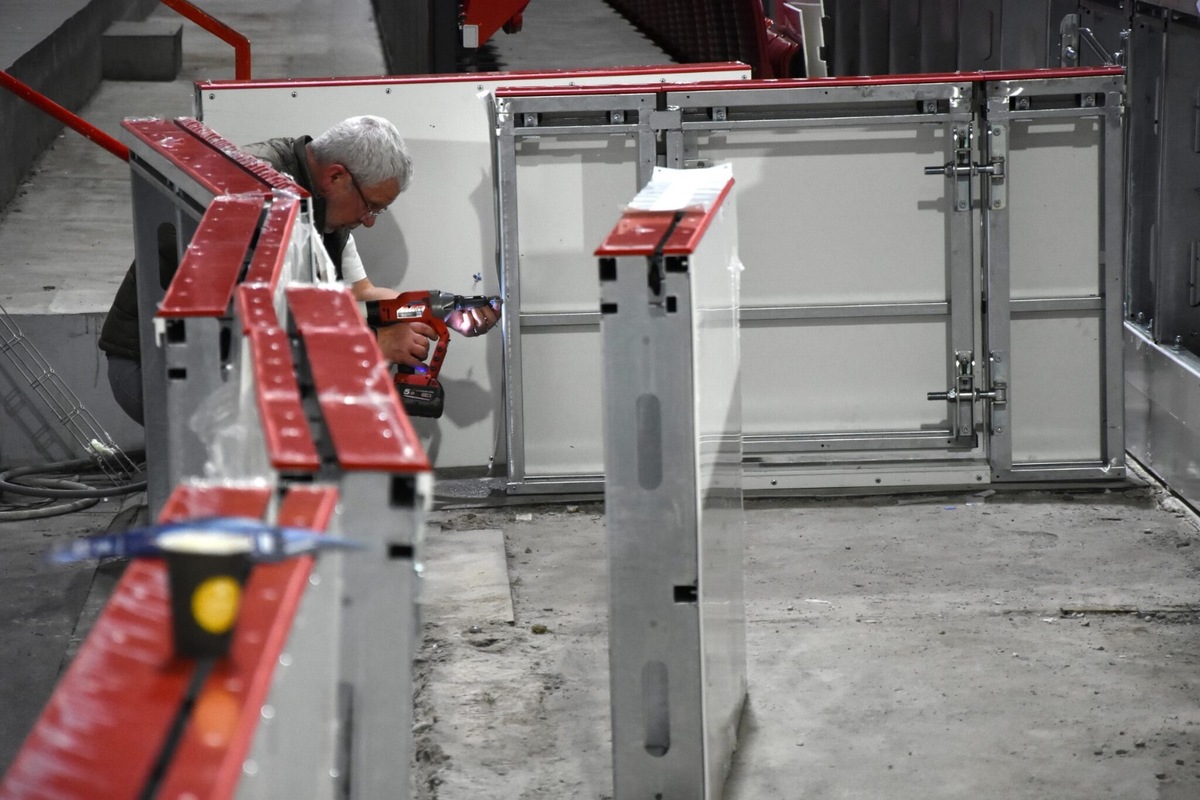 FOTO: V Trenčíne finišujú úpravy štadióna Pavla Demitru , foto 6