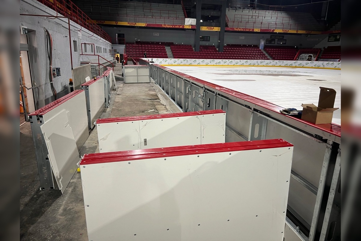 FOTO: V Trenčíne finišujú úpravy štadióna Pavla Demitru , foto 7