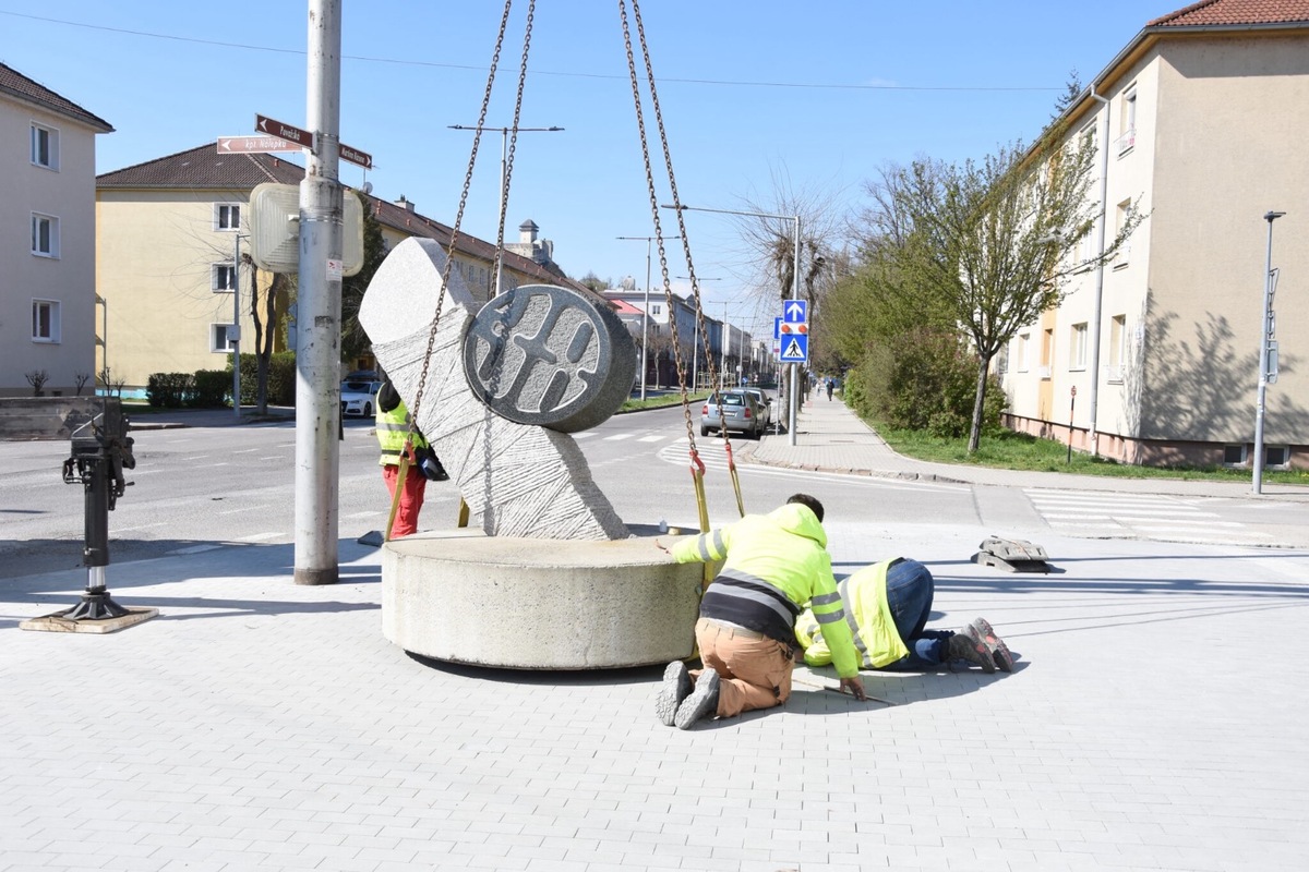 FOTO: V Trenčíne finišujú úpravy štadióna Pavla Demitru , foto 12
