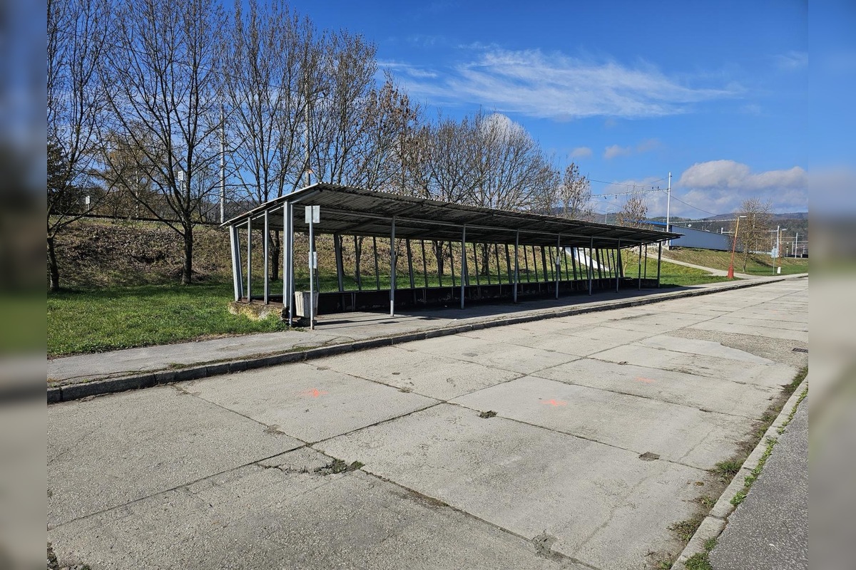 FOTO: V Púchove začali s prestavbou autobusovej stanice, foto 6