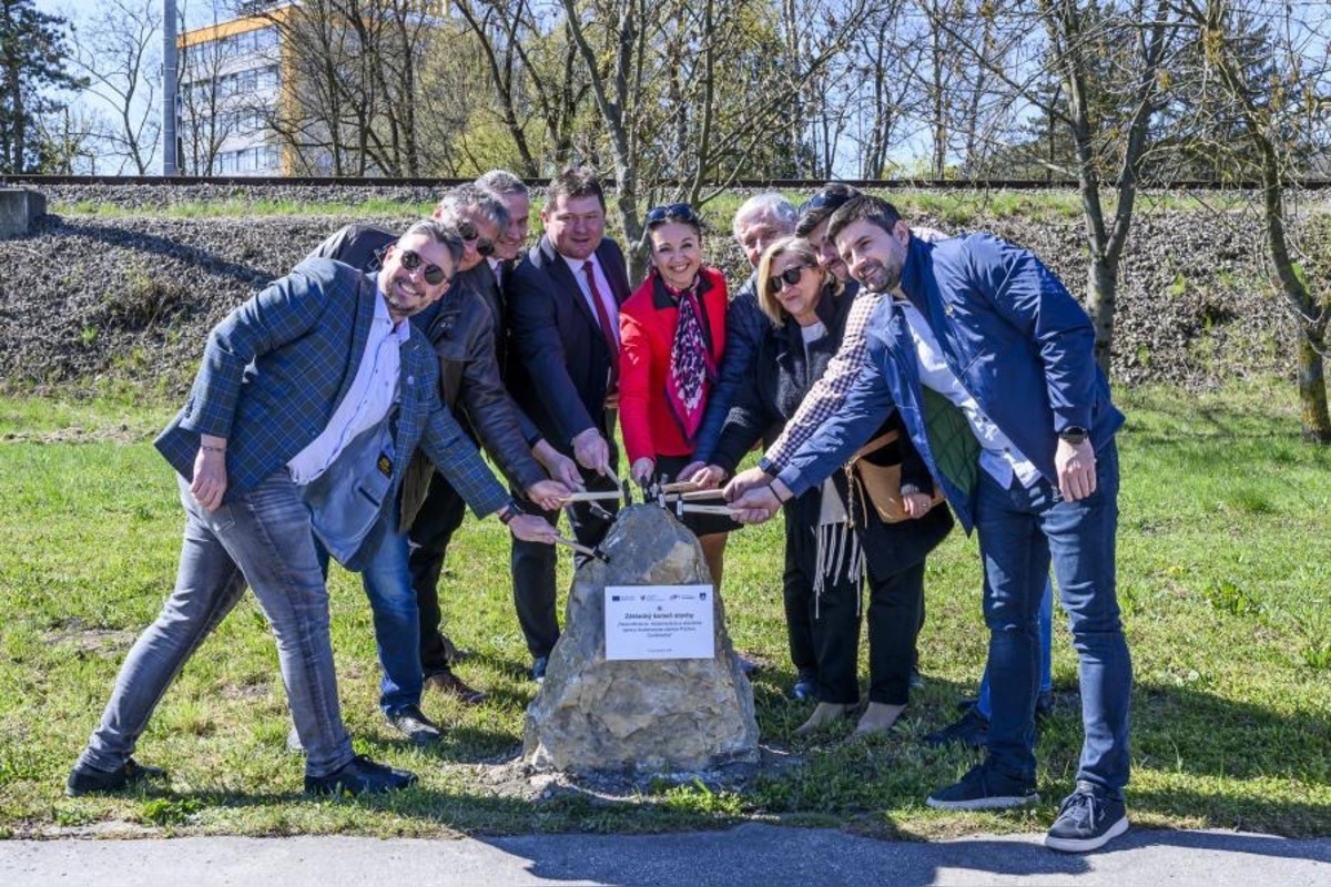 FOTO: V Púchove začali s prestavbou autobusovej stanice, foto 7