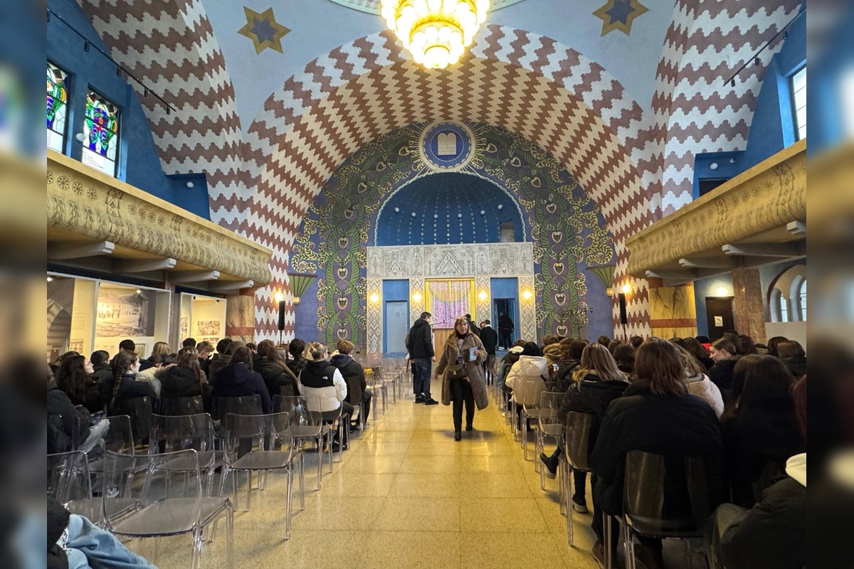 FOTO: Trenčianska synagóga sa dostala na poštovú známku, foto 4
