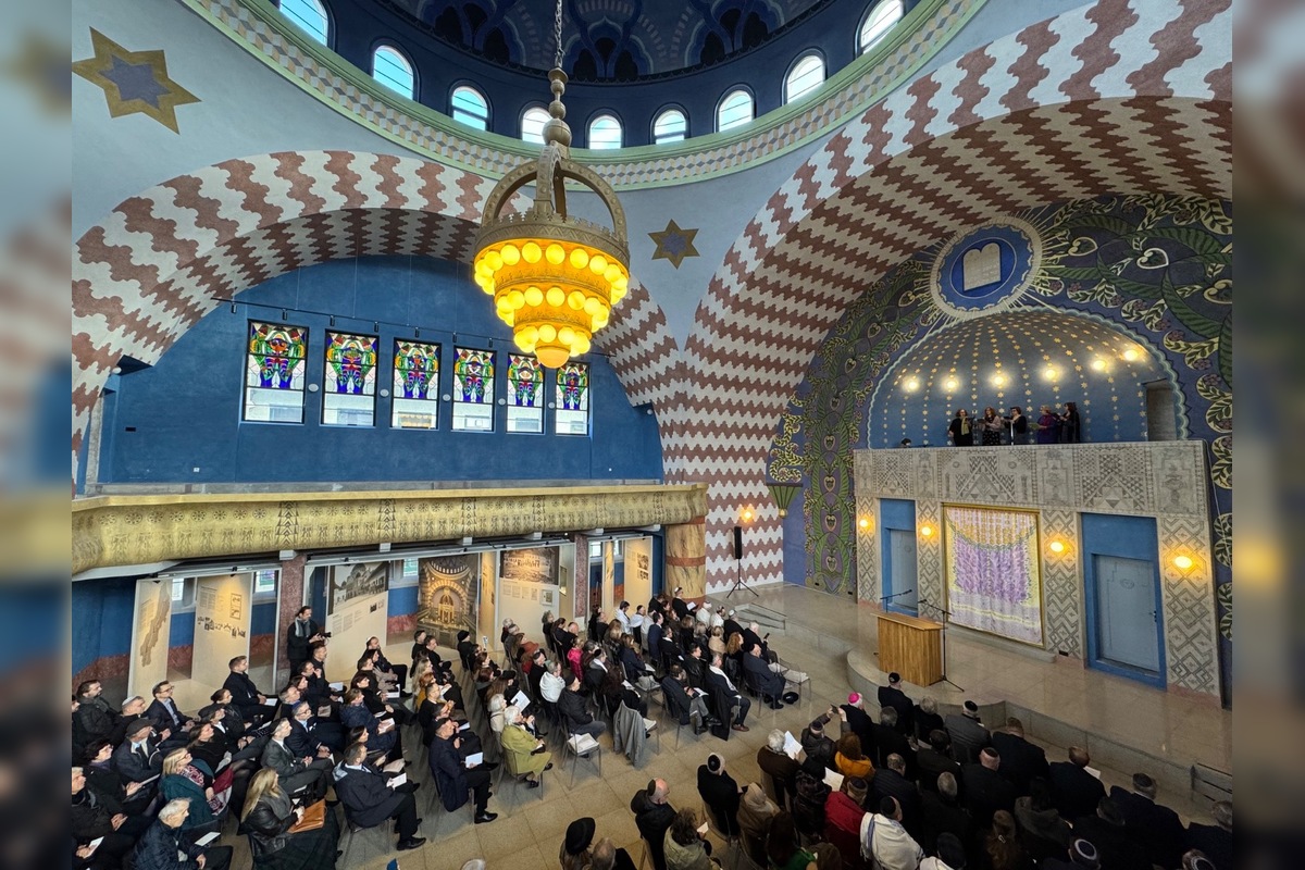 FOTO: Trenčianska synagóga sa dostala na poštovú známku, foto 5