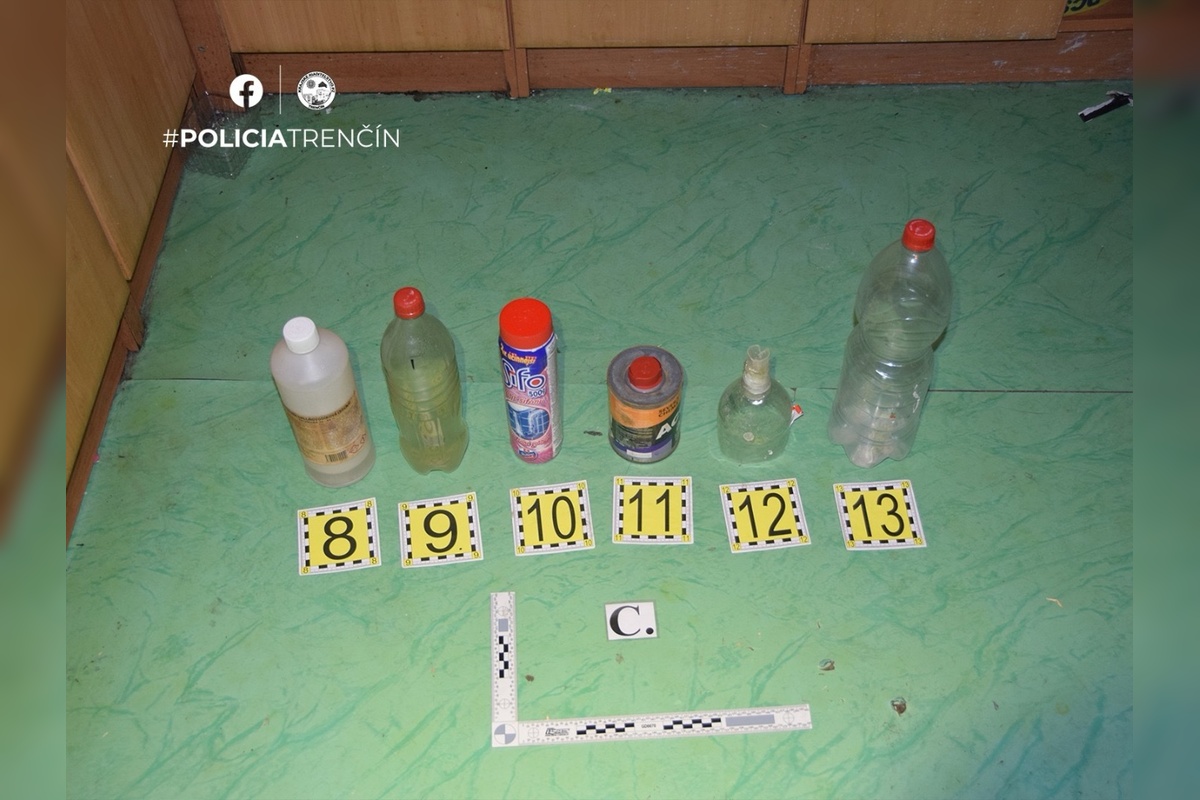 FOTO: Policajti z Prievidze odhalili nelegálnu výrobu drog, foto 4