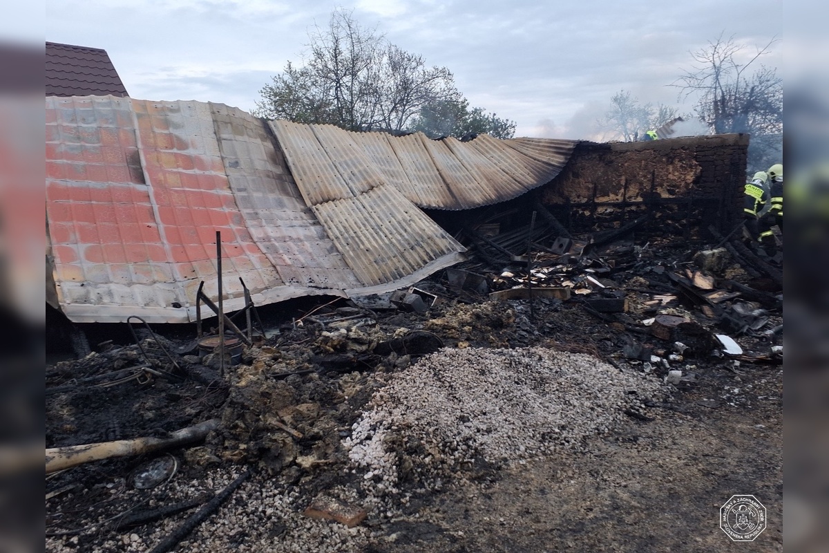 FOTO: Hasiči zasahovali pri požiari v okrese Partizánske, foto 5