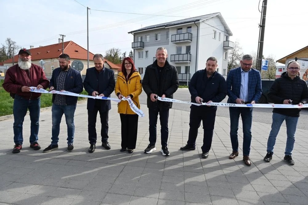 FOTO: Motešice už majú nový úsek cesty, foto 1