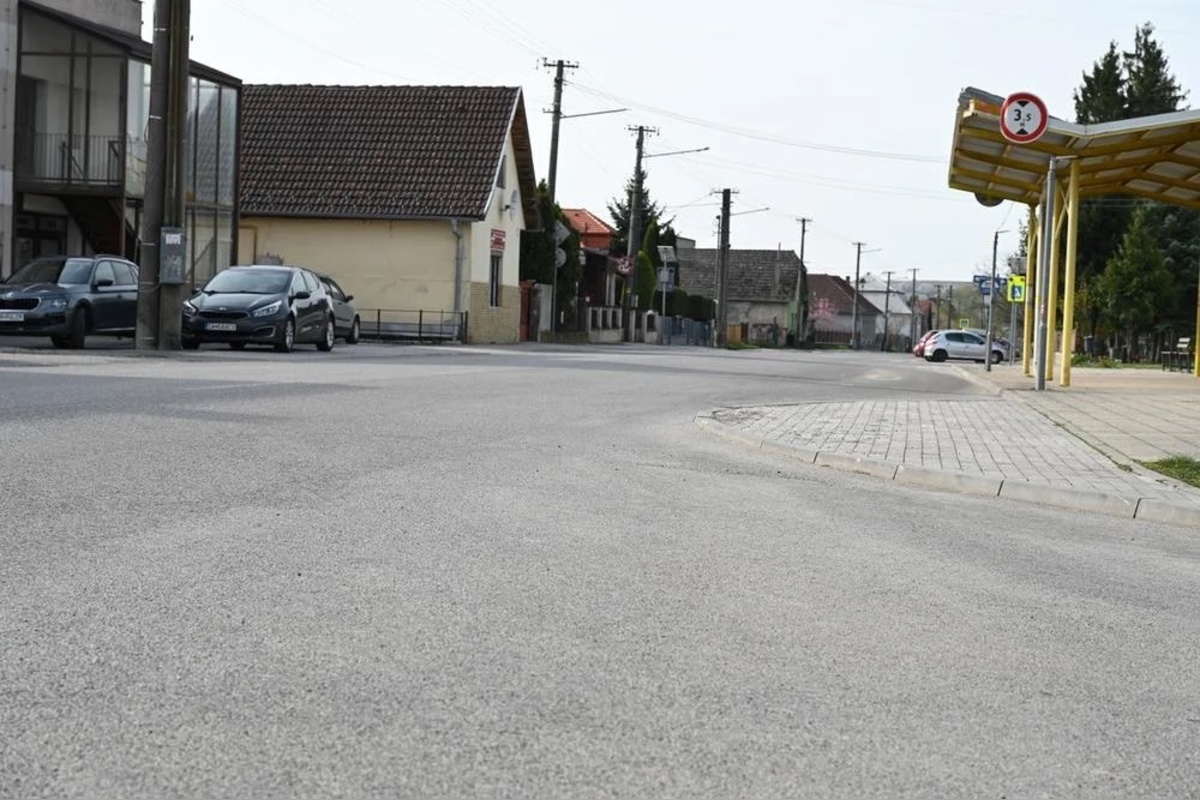 FOTO: Motešice už majú nový úsek cesty, foto 3