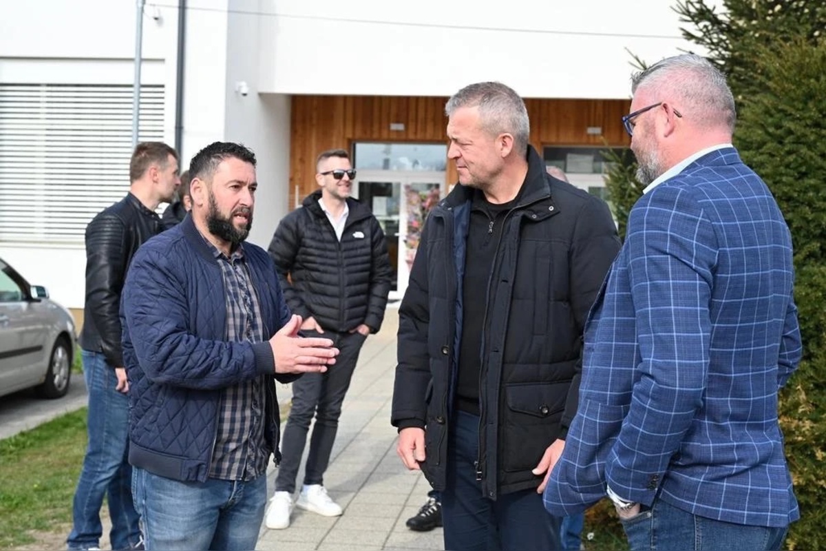 FOTO: Motešice už majú nový úsek cesty, foto 5