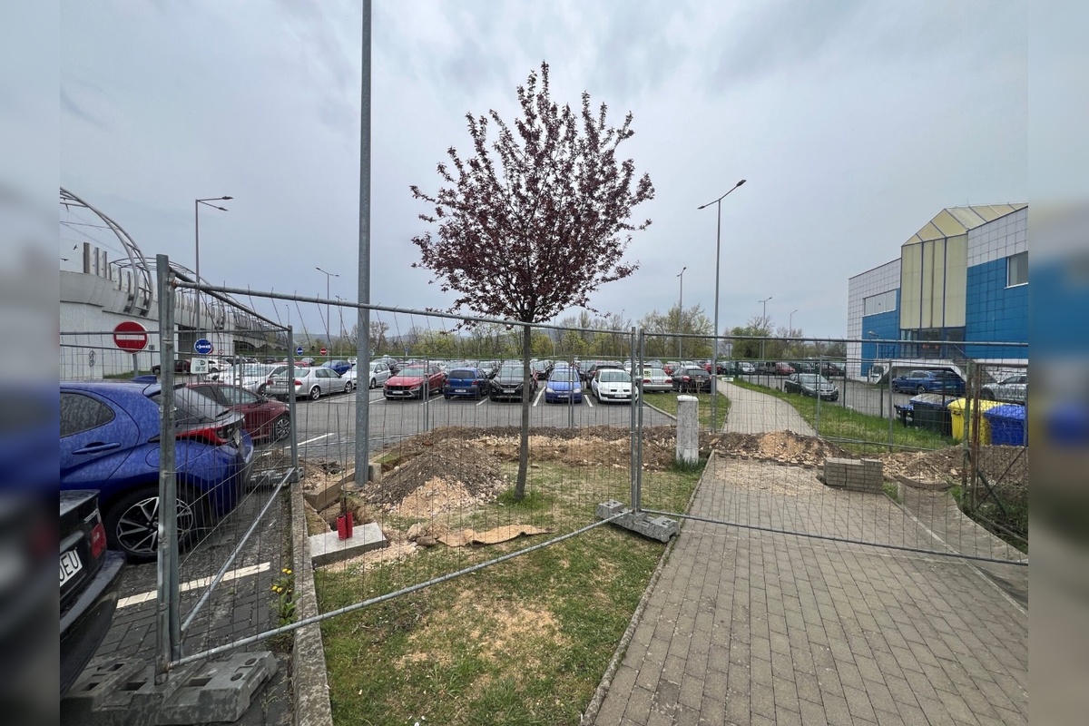 FOTO: V Trenčíne budujú nové nabíjacie stanice pre elektromobily, foto 3