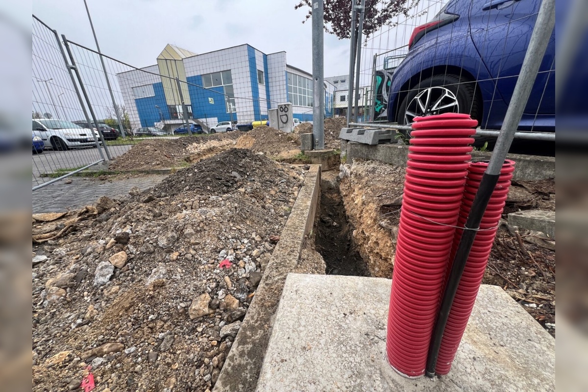 FOTO: V Trenčíne budujú nové nabíjacie stanice pre elektromobily, foto 4