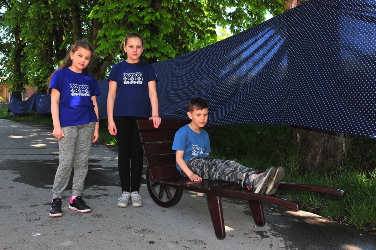 FOTO: Bratia Trnkovci obnovujú v Púchove tradíciu modrotlače, foto 1