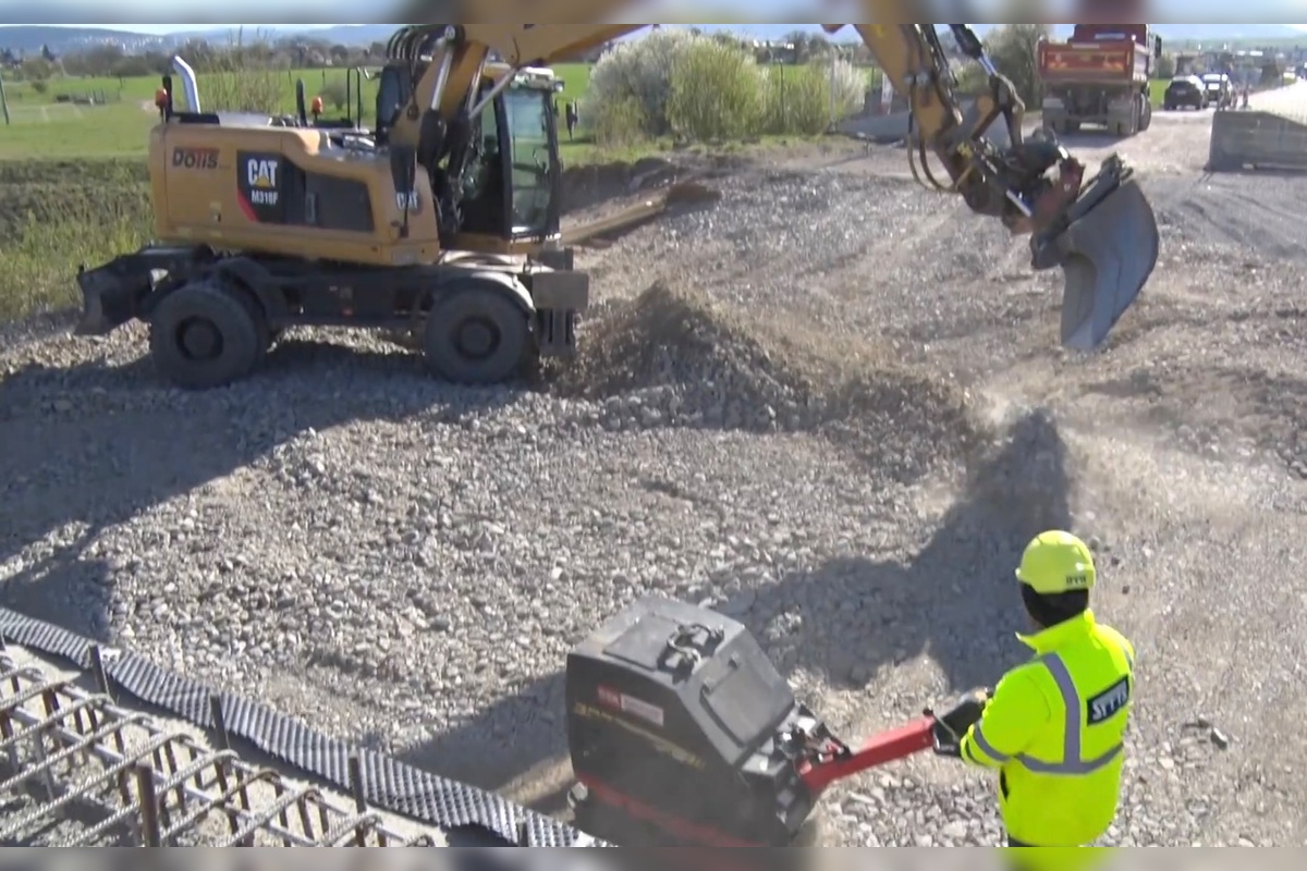FOTO: Na „panelke“ finišujú posledné stavebné práce a úpravy, foto 5