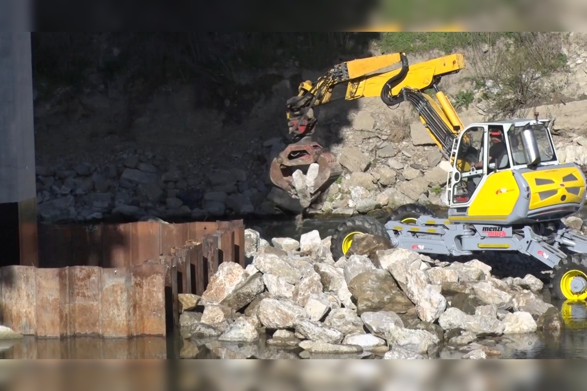 FOTO: Na „panelke“ finišujú posledné stavebné práce a úpravy, foto 7