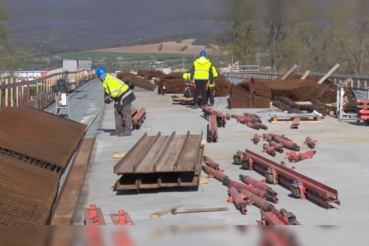 FOTO: Na „panelke“ finišujú posledné stavebné práce a úpravy, foto 9