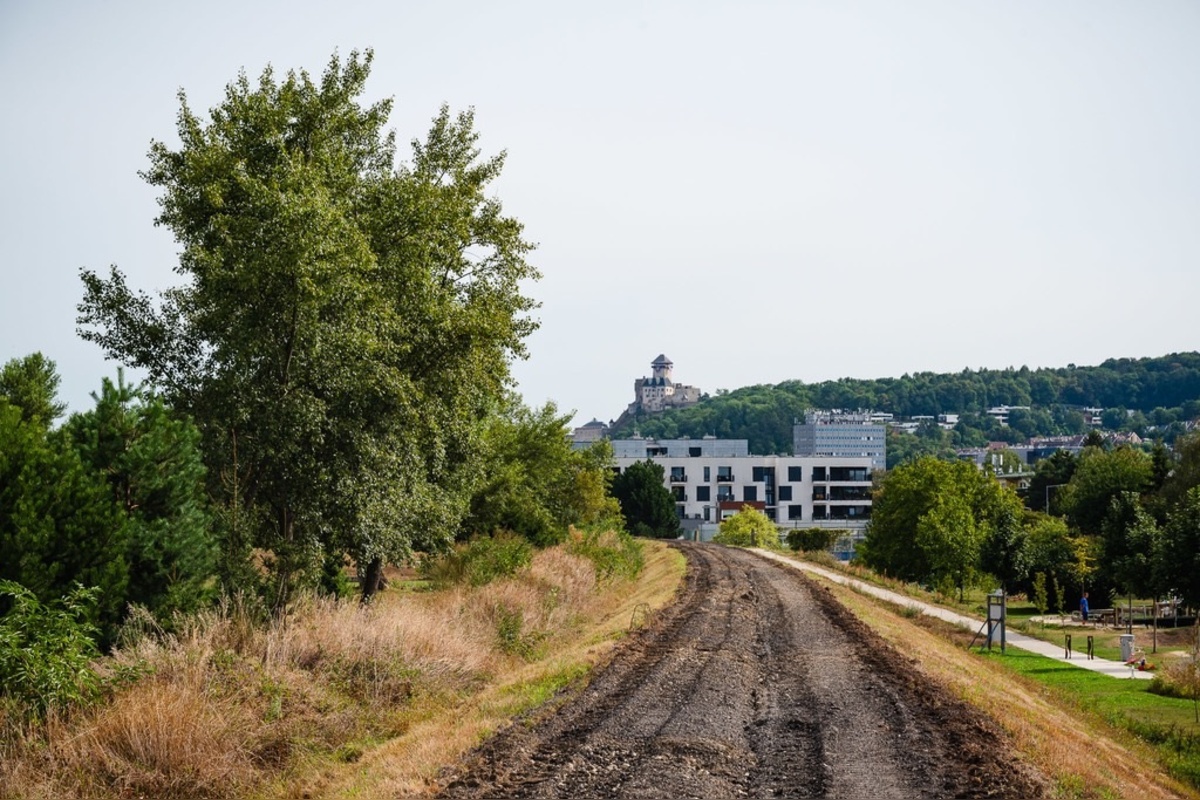 FOTO: Vážska cyklomagistrála sa rozšíri o moderný úsek, foto 5