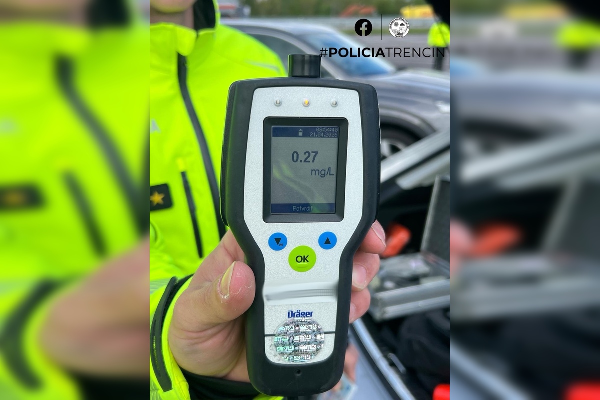 FOTO: Hromadná akcia policajtov pri Trenčíne, foto 2