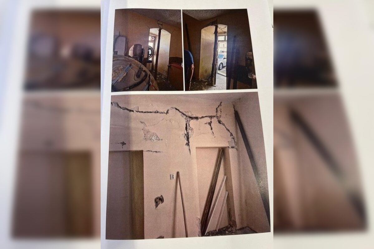FOTO: Majite=l zburanej budovy tvrdí, že riaditeľka KUÚ v Trenčíne úmyselne zavádza, že objekt mal status NKP, foto 12