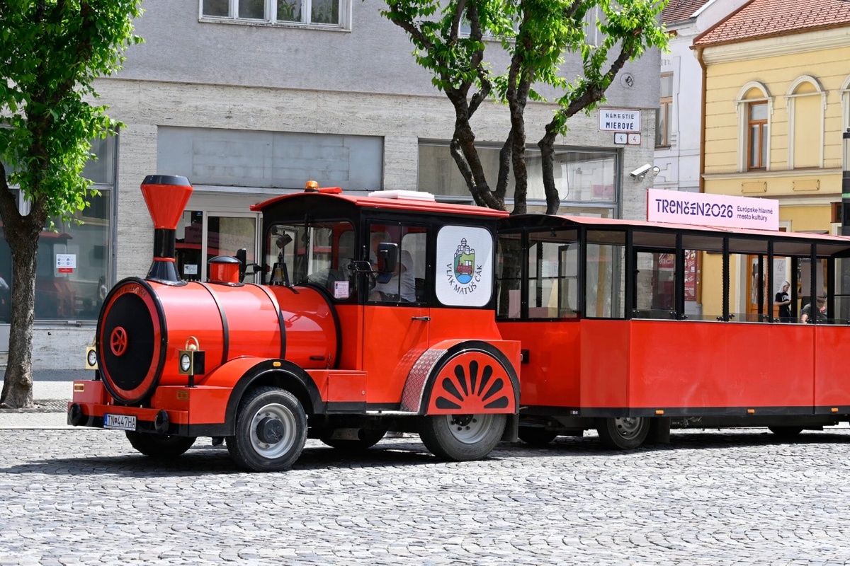 FOTO: Turistický vláčik v Trenčíne otvára sezónu, foto 3