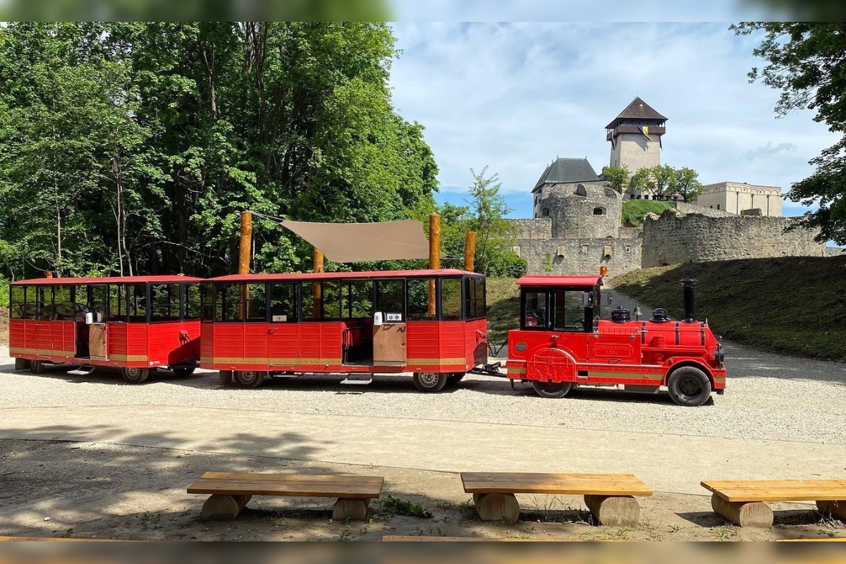 FOTO: Turistický vláčik v Trenčíne otvára sezónu, foto 4