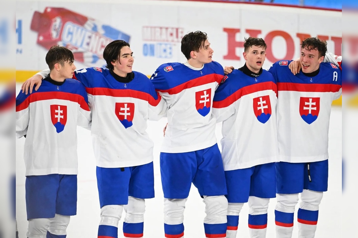 FOTO: Slovenská U18 v Trenčíne prekvapuje, foto 8