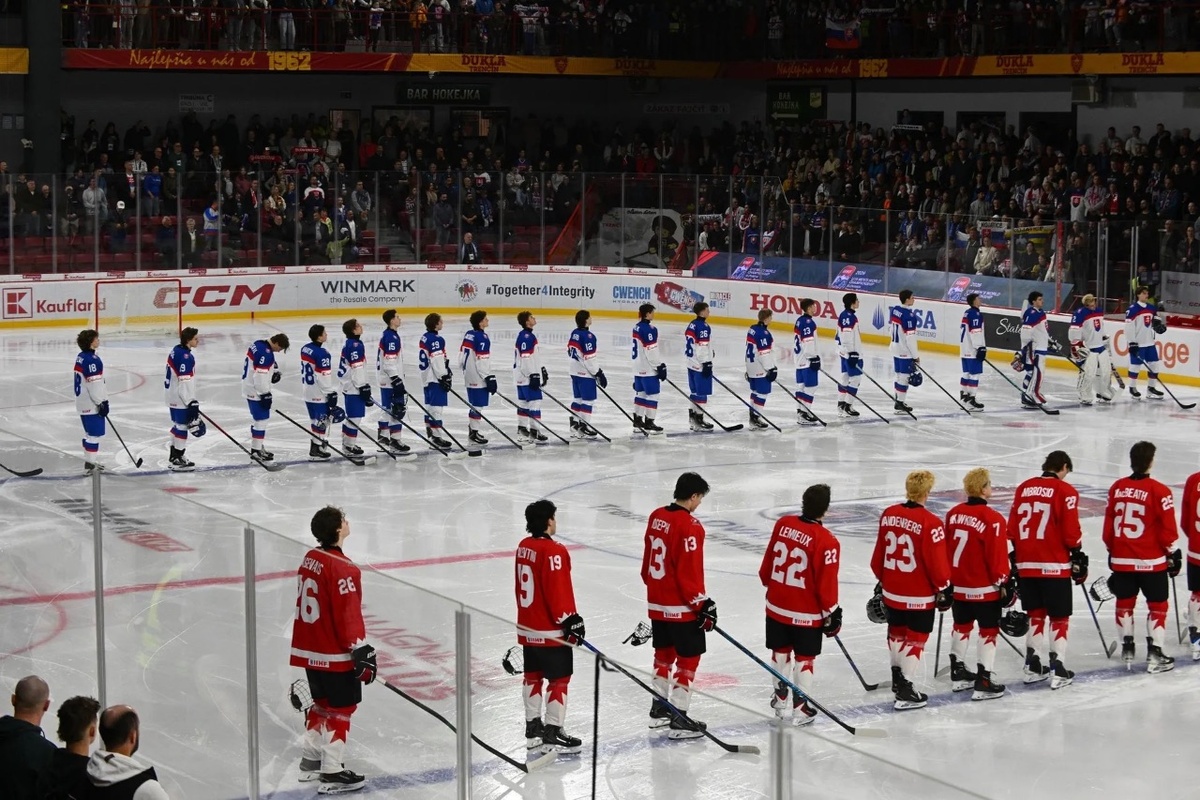 FOTO: Slovenská U18 v Trenčíne prekvapuje, foto 12