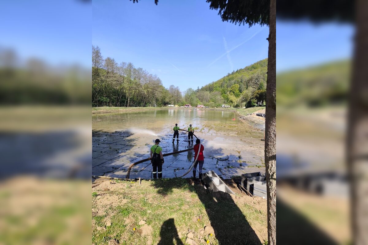 FOTO: Bazén v Opatovej je opäť vyčistený a napustení, návštevníci sú nadšení , foto 2