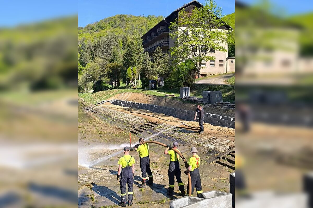 FOTO: Bazén v Opatovej je opäť vyčistený a napustení, návštevníci sú nadšení , foto 6