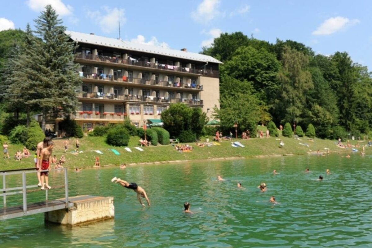 FOTO: Bazén v Opatovej je opäť vyčistený a napustení, návštevníci sú nadšení , foto 8