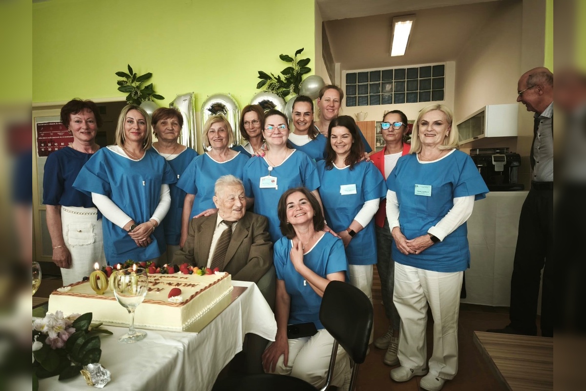FOTO: Primár Jozef Hulaj oslávil 100 rokov , foto 3
