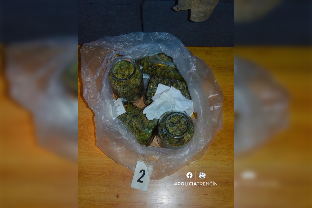 FOTO: Policajti zaistili viac ako 1,5 kg sušiny, foto 2