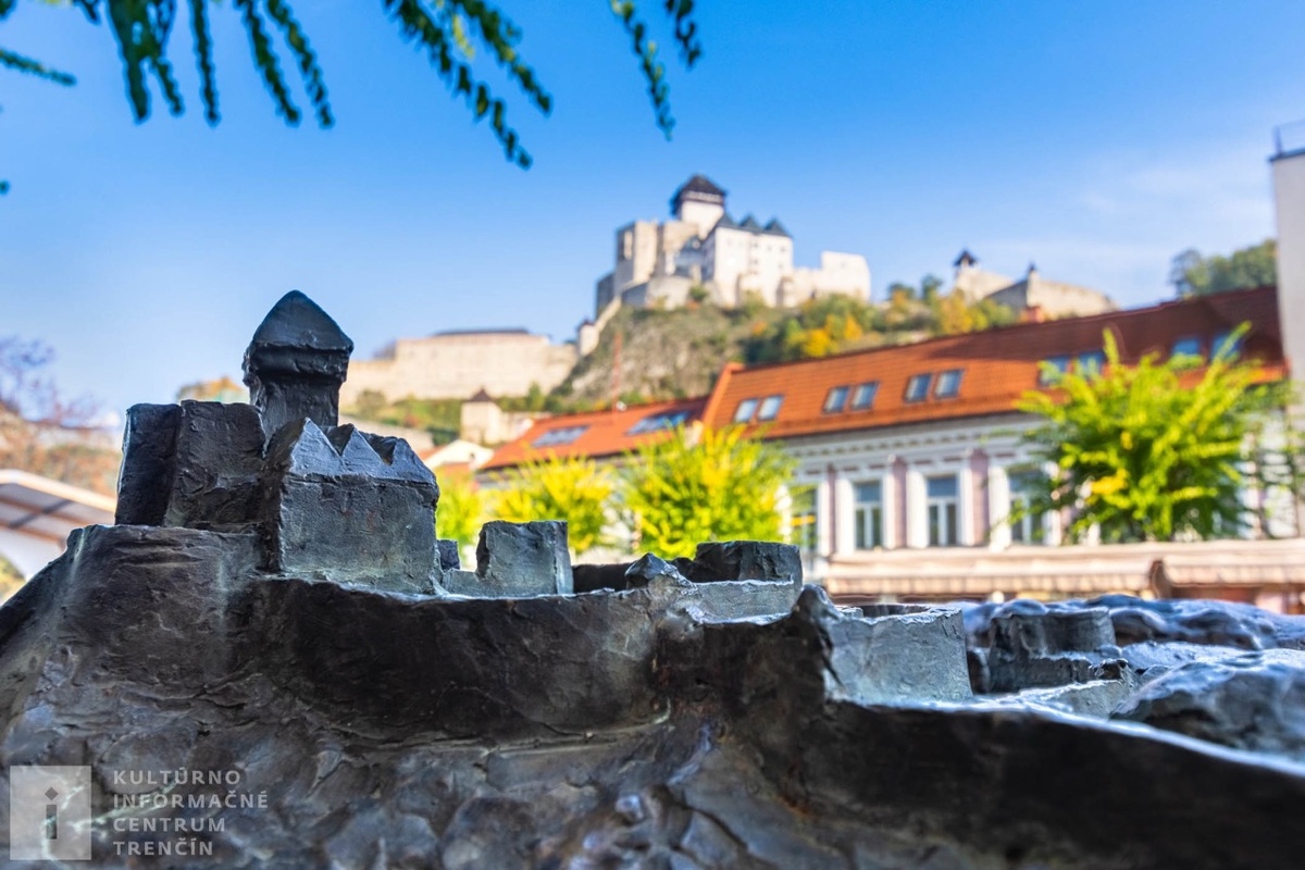 FOTO: Trenčiansky hrad získal prestížny titul, foto 8