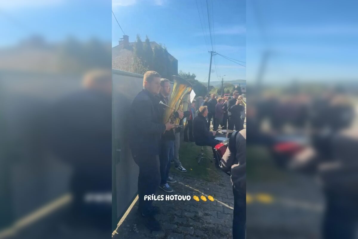 FOTO: V Trenčianskej Teplej neznámy páchateľ zrezal máj, foto 4