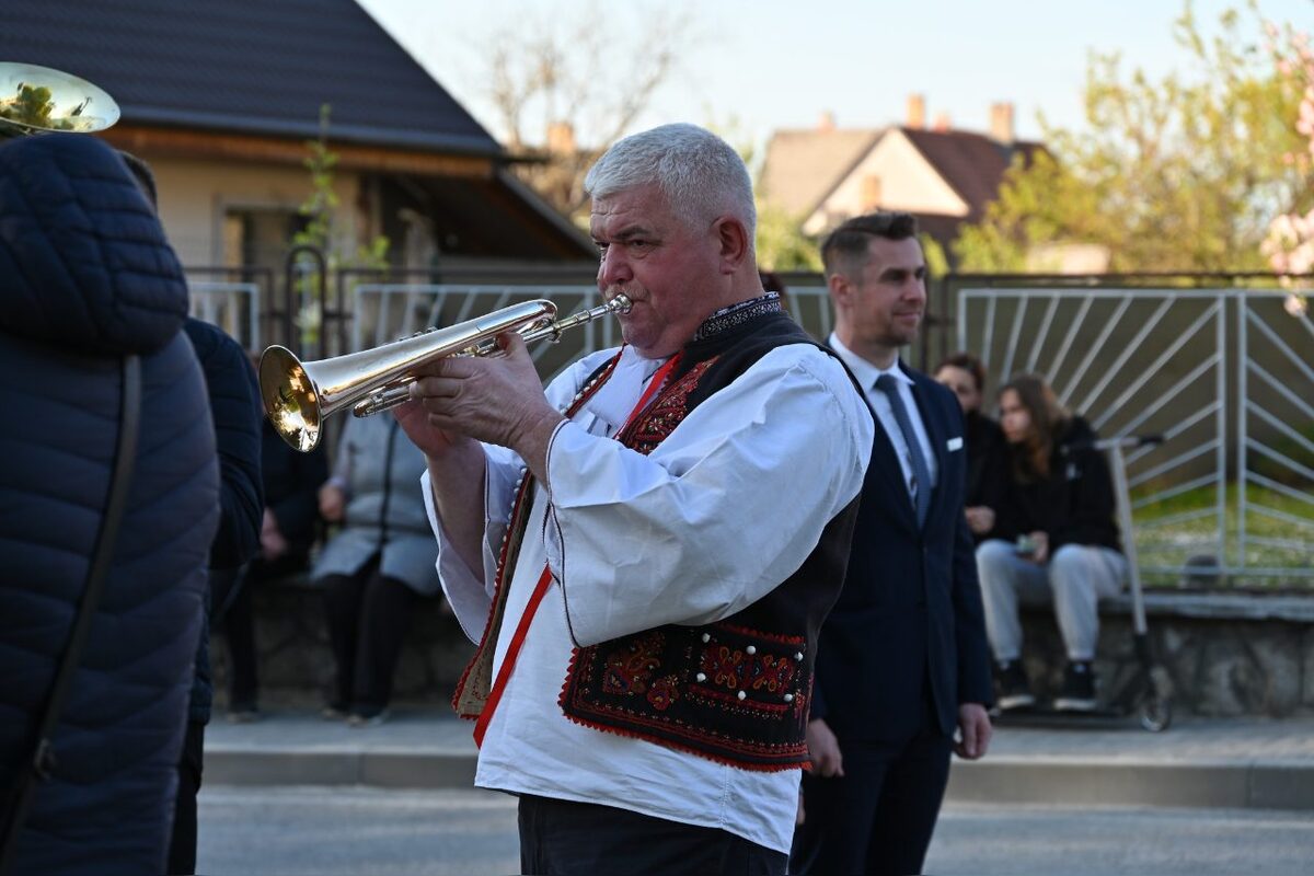 FOTO: Takto vyzeralo stavanie májov v Trenčianskom kraji, foto 36