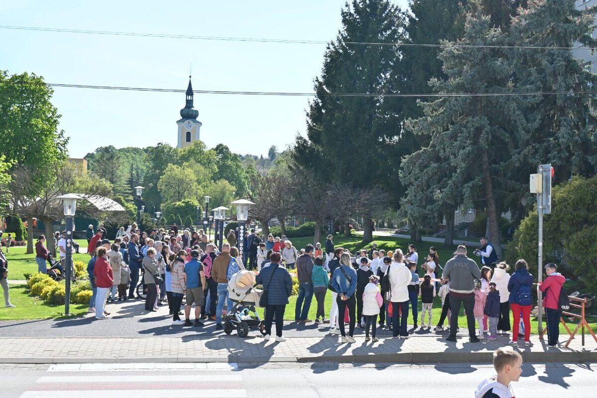 FOTO: Takto vyzeralo stavanie májov v Trenčianskom kraji, foto 60