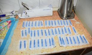 Protidrogová razia v Považskej Bystrici dopadla úspešne, polícia zadržala 4 osoby a metamfetamín