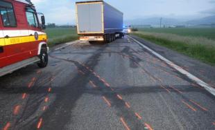 67-ročný vodič zahynul pri sobotnej zrážke troch áut neďaleko obce Trenčianske Stankovice