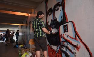 Umelci vdýchli nový život stenám podchodu na Hasičskej ulici počas podujatia Fest ART v Trenčíne