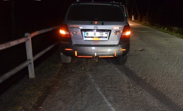 FOTO: Opitý vodič v Lazoch pod Makytou nabúral do smetných nádob