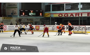 FOTO: Turnaj policatov v ľadovom hokeji