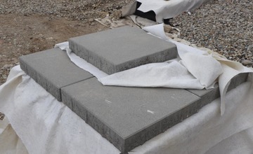 FOTO: Dubničania by sa vynoveného námestia mohli dočkať už v auguste. Práce podľa mesta pokračujú podľa harmonogramu