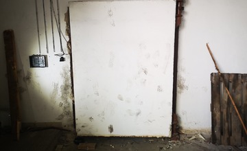 FOTO: Päticu mladíkov zlákalo nebezpečné dobrodružstvo, Po prstoch im klepli policajti 