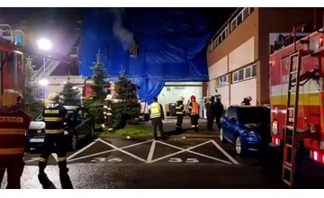 FOTO: Čo sa to deje v Trenčianskych Tepliciach? Opäť tam horelo v tej istej budove 