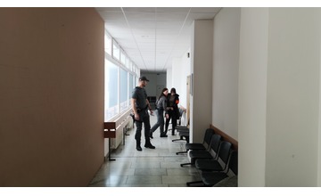 FOTO: Útočníčka, ktorá pobodala svoju spolubývajúcu nateraz za mreže nepôjde