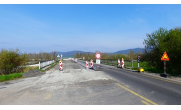 FOTO: Dopravu v Trenčianskom kraji čakajú krušné časy. Komplikácie kvôli uzavretému mostu